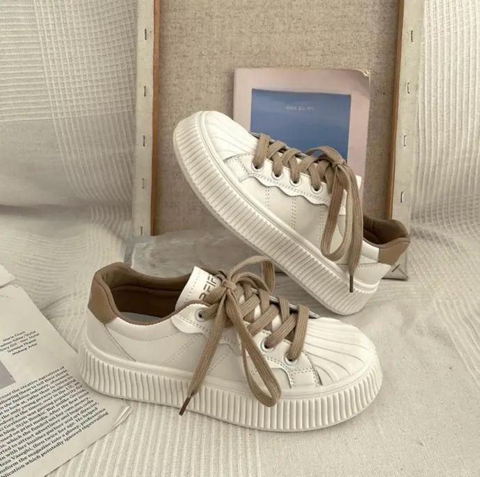 Retro Wave Sneaker